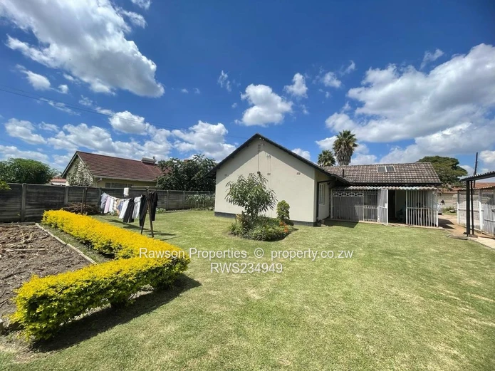 Neat Ashdown Park 3 bedroom House For Sale (Sole Mandate)