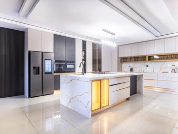 5 Bedroom House