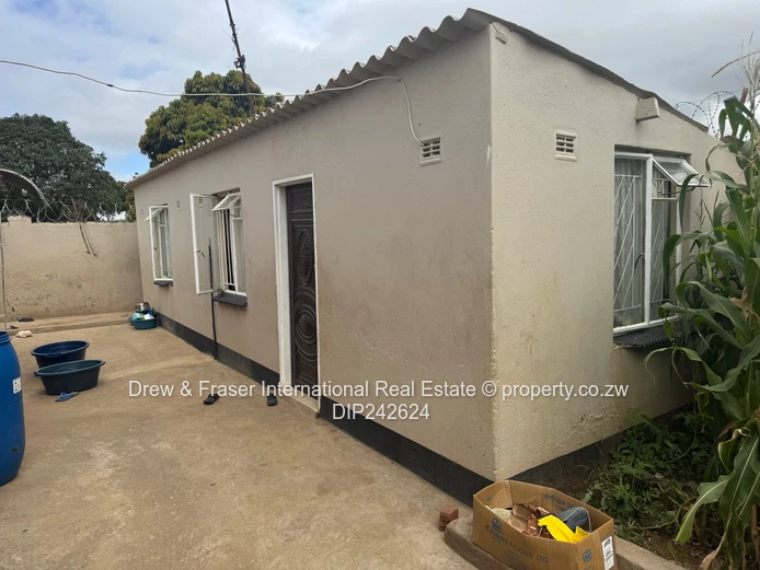 Unit L Seke 3 beds house with a cottage for sale