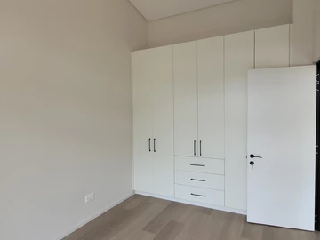 2 Bedroom Flat & Apartment