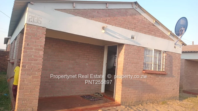 Solid neat family home!!!