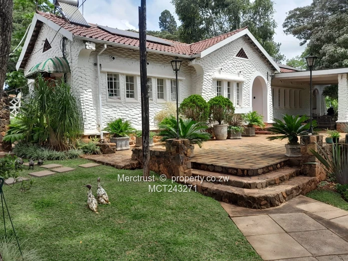 Lovely home on 3 acres! (Sole Mandate)