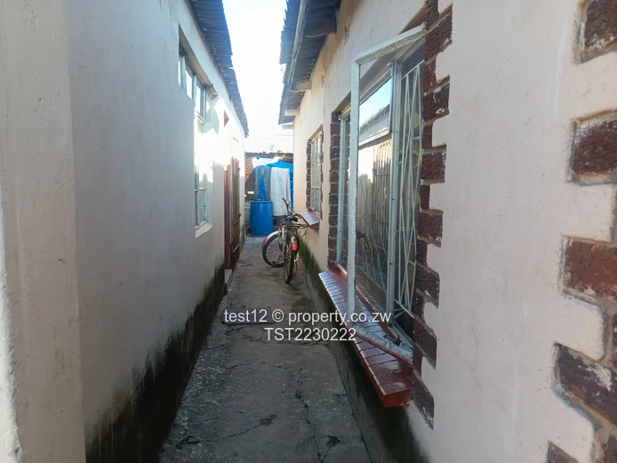 Highfields Western house for sale  (Sole Mandate)