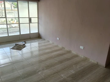 3 Bedroom Flat & Apartment