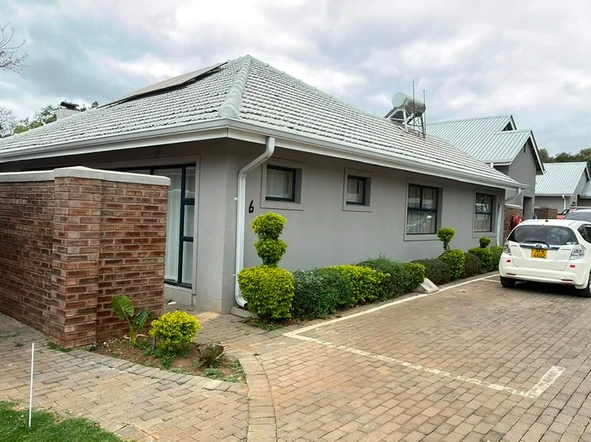 2 Bedroom Flat & Apartment