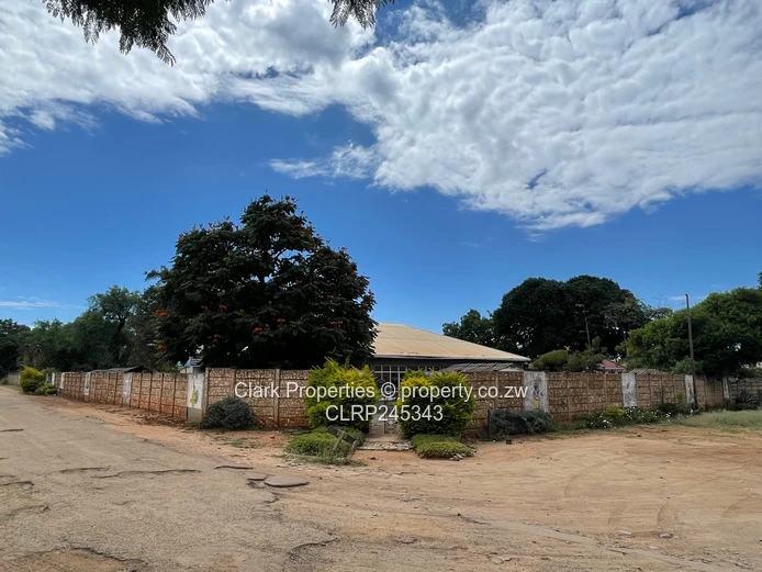 Excellent Location - offices, school, home