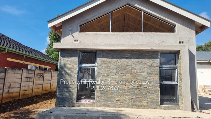 Stone-Faced Milton Park Commercial Unit - Borehole & Parking (Sole Mandate)