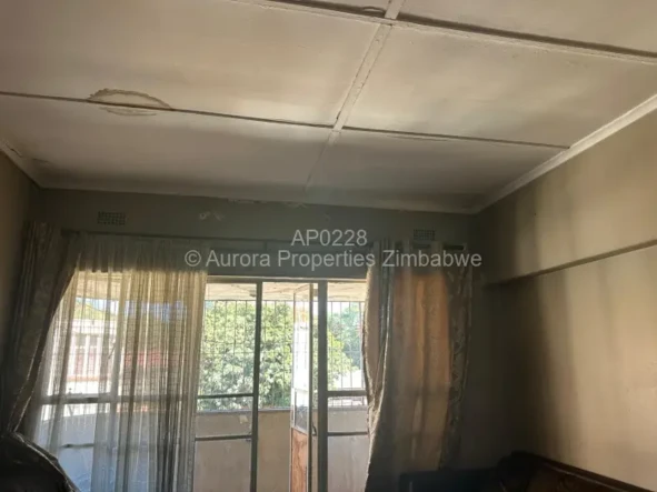 2 Bedroom Flat & Apartment