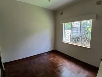 2 Bedroom Flat & Apartment