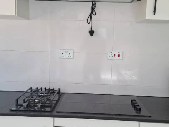 4 Bedroom Flat & Apartment