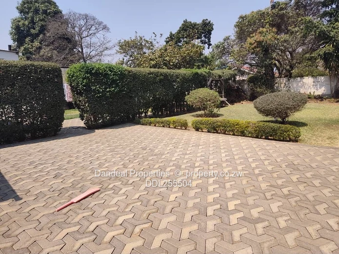 Avondale West: 3-Bed Home on 793m² with Driveway & Garden