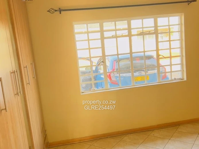 Bright 2-Bed Home with Borehole & Sliding Patio Doors — Newlands