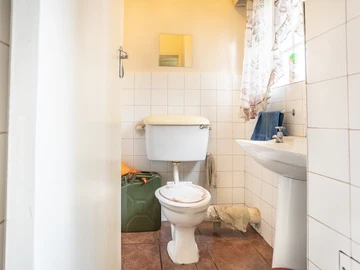 2 Bedroom Garden Flat