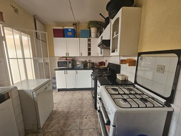 2 Bedroom Garden Flat