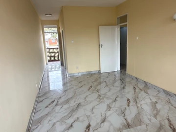 2 Bedroom Flat & Apartment