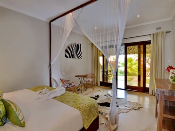 Hotel & Lodge