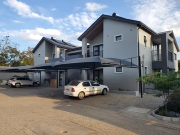 3 Bedroom Flat & Apartment
