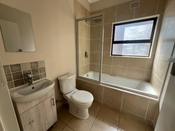 2 Bedroom Flat & Apartment