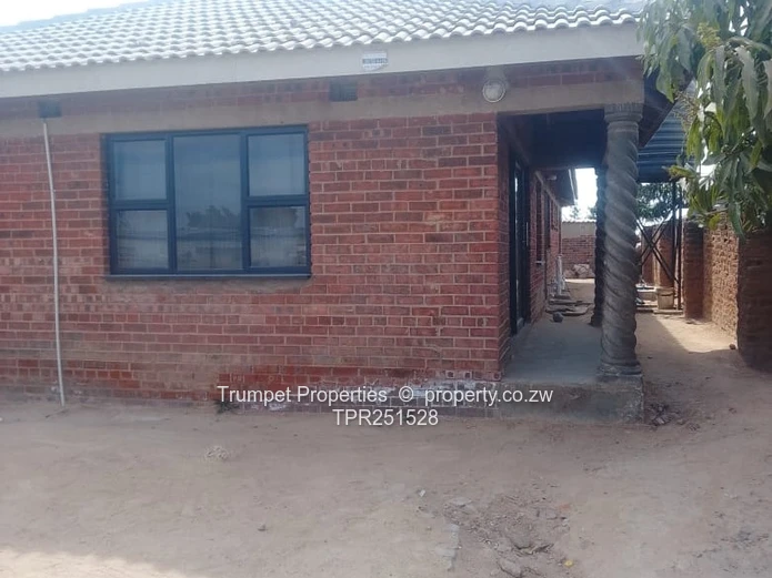 6 Bedroom House in Stoneridge For Sale