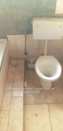 Prime Twinlakes Investment: 4-Bed Main Home + Instant Rental Income