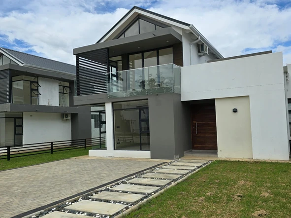 3 Bedroom Flat & Apartment