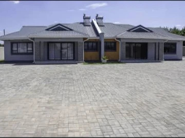 3 Bedroom Flat & Apartment