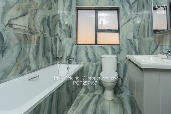 Move in ready 3-Bed Home in Rainham Park Gated Community