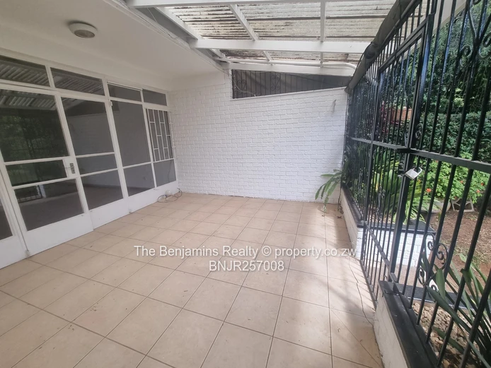 Garden Flat In Avondale