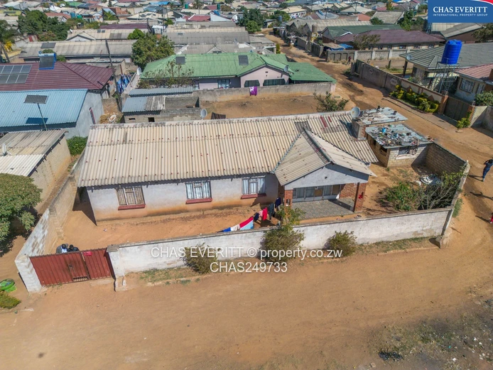 Chitungwiza Unit L Ext 4 beds House For Sale