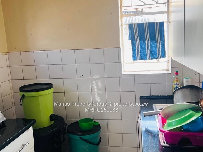 Eastlea 2-Bed Furnished Flat with Balcony & Garden