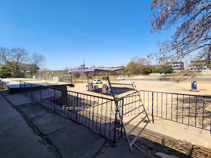  FOR SALE – Service Station Riverside North