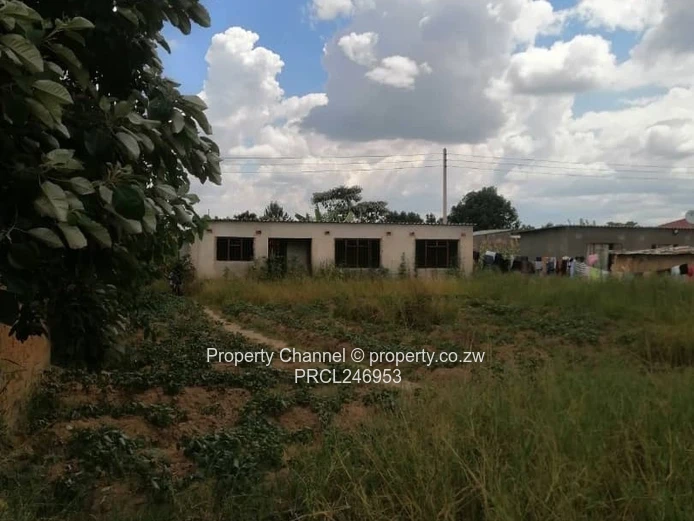 Short-term 3-Bed Cottage in Waterfalls - Large Plot