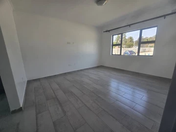 3 Bedroom Flat & Apartment