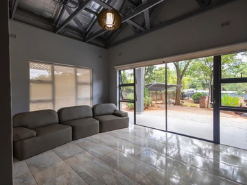 6 Bedroom House