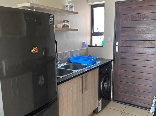 2 Bedroom Flat & Apartment