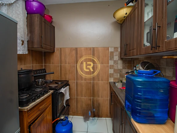 2 Bedroom Flat & Apartment