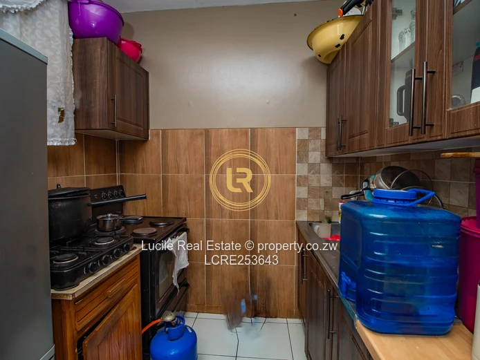 2 Bedroom Flat For Sale – Eastview Gardens, Eastlea | $70,000 Usd