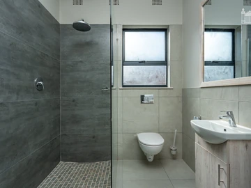 4 Bedroom Garden Flat