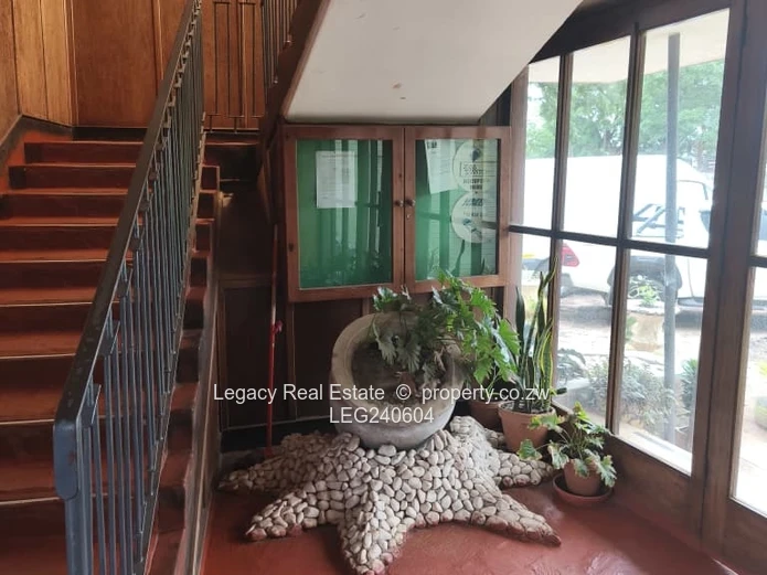 Contemporary 3 Bedroom Flat With Lounge And Kitchen – Northern Heights