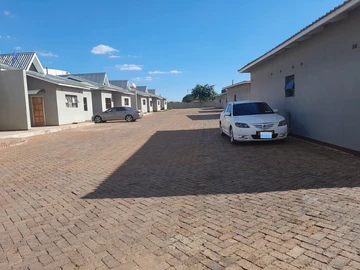 3 Bedroom Flat & Apartment