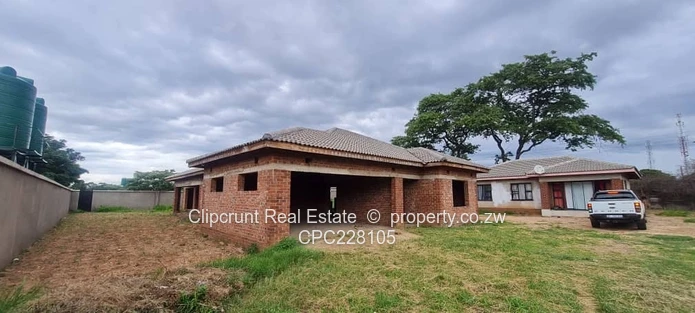 Waterfalls Prospect incomplete house with complete cottage (Sole Mandate)
