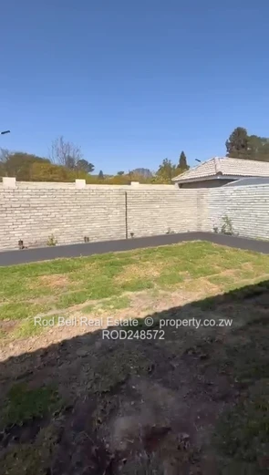 Modern 3-Bed Townhouse with Garden in Greendale North