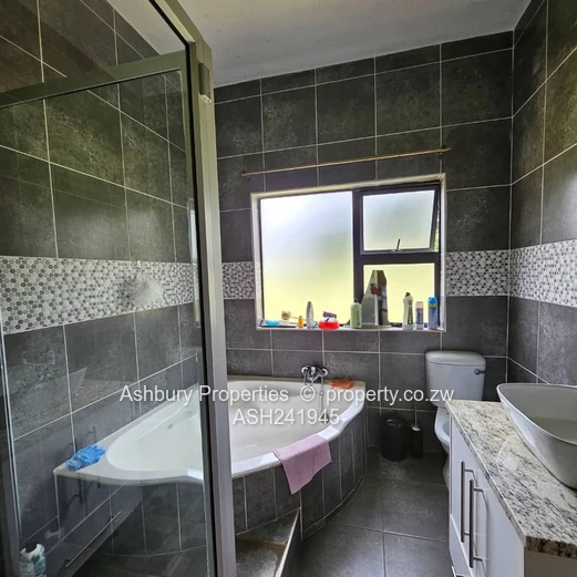 Modern Appealing and spaciously finished tasteful home