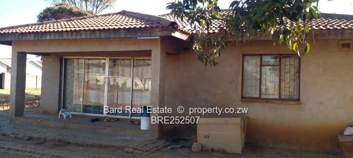 Spacious 2-Bed Home on 1000m² in Belvedere — Garden & Verandah
