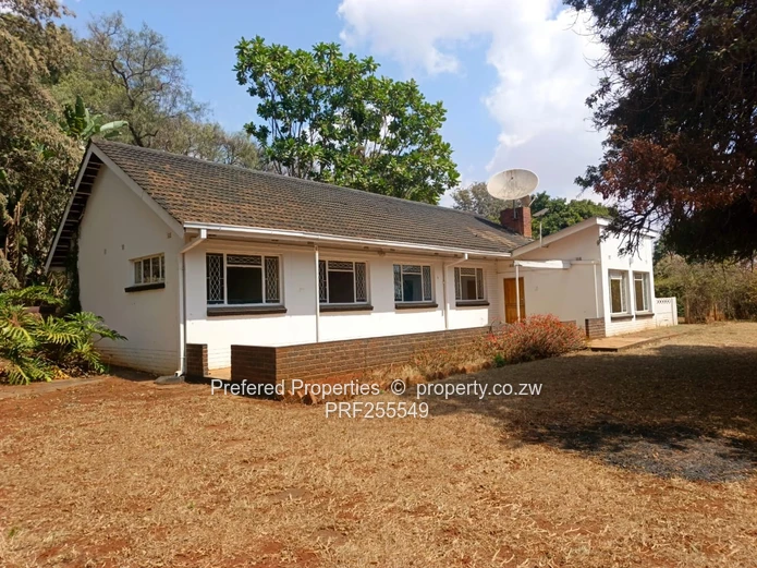 Marlborough Bungalow: 3-Bed, 4049m² Plot & Borehole