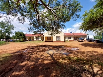 3 Bedroom Flat & Apartment