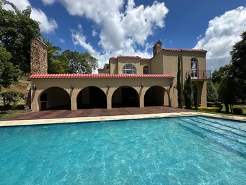  Tuscan beauty  - Helensvale 