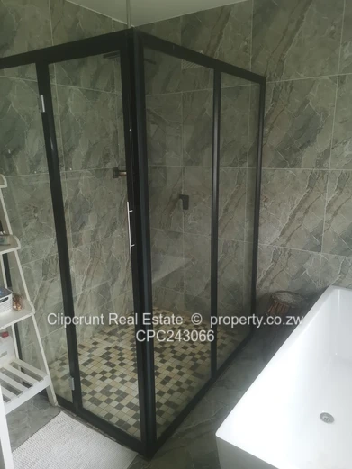 Ashdown Park - Neat and Modern House For Sale