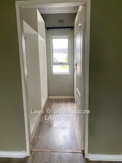 Newlands Flat to Let