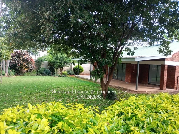 Beautiful Dual-Residence Property on 1,400sqm